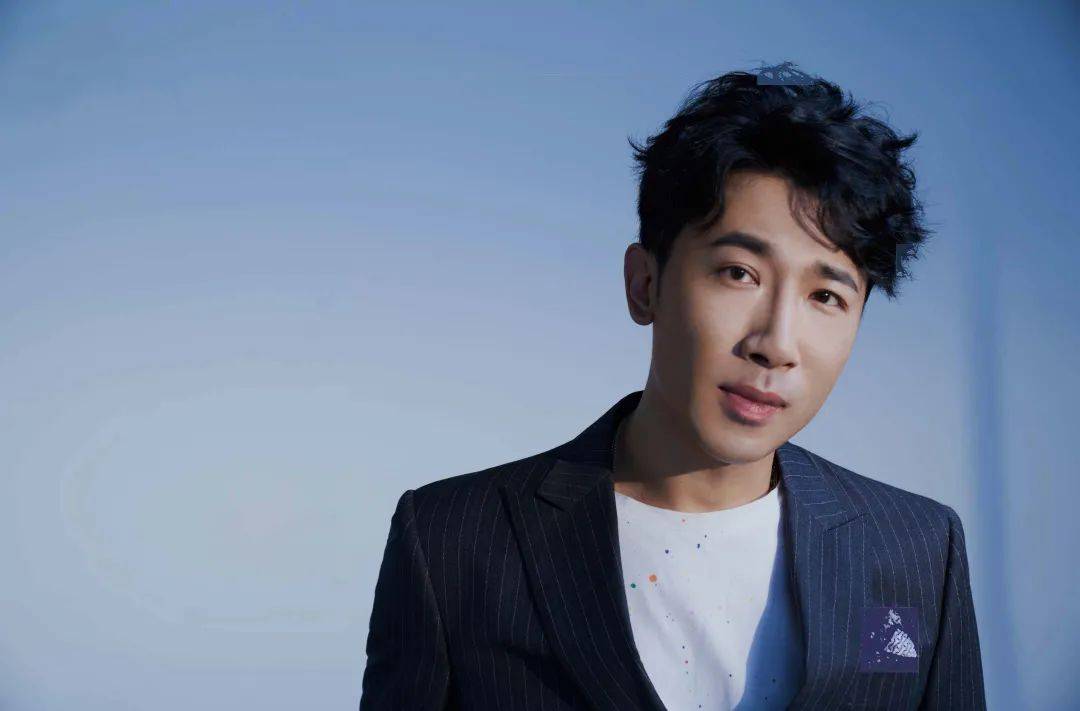 用谍战片的方式演绎扶贫剧,这个"第一书记"很特别 | 专访孟浩强