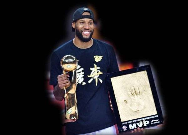 原创世界杯穿阿联球衣,fmvp奖杯不离手,威姆斯在广东队成家立业