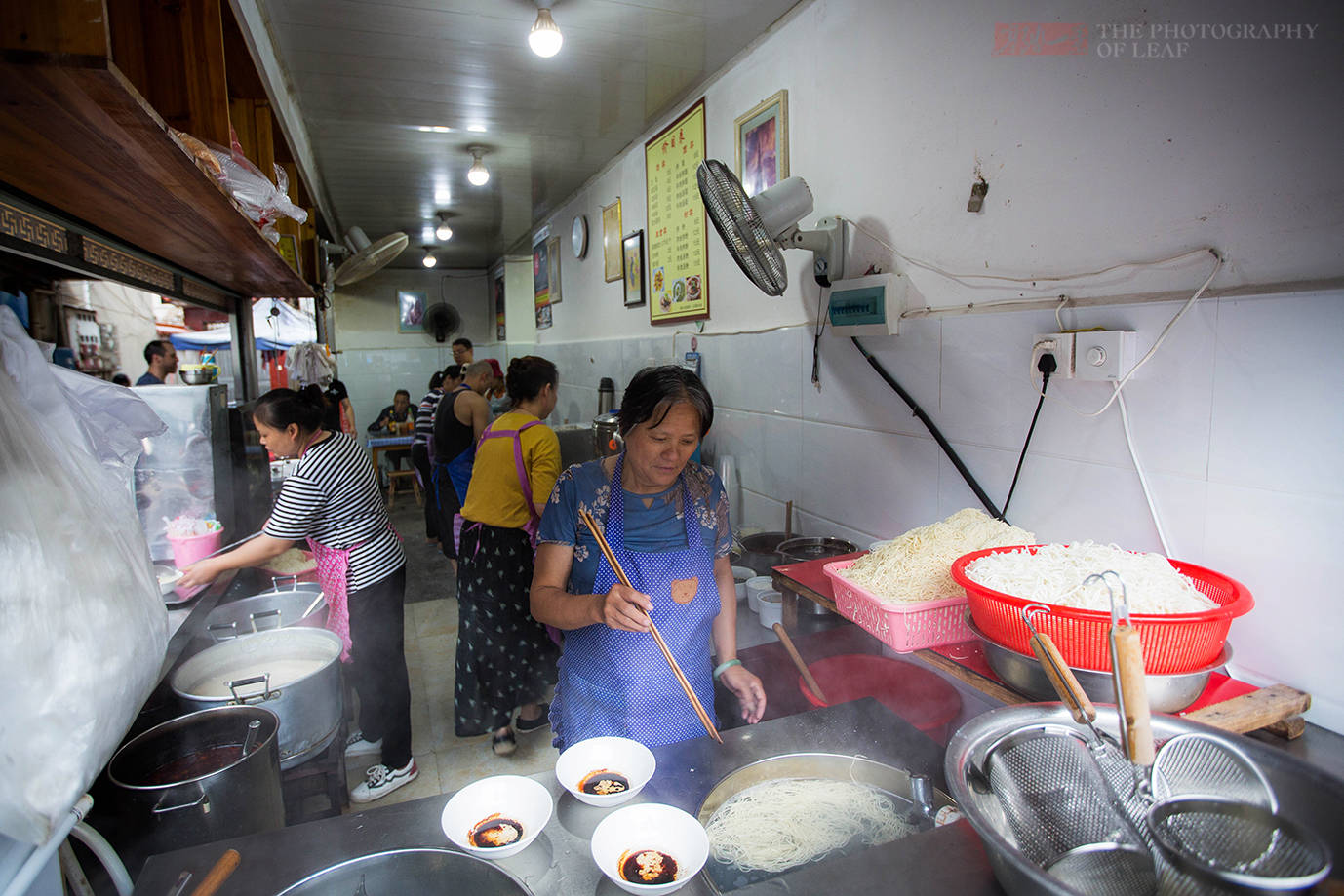 原创武夷山最热闹的早餐店十几个阿姨忙不过来真有这么好吃吗