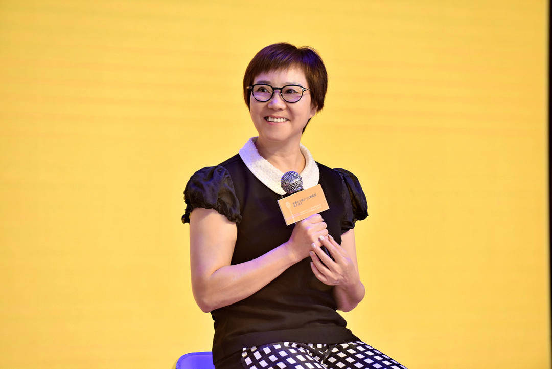 成都香格里拉大酒店食品安全卫生经理袁静远上台,为我们介绍了文明