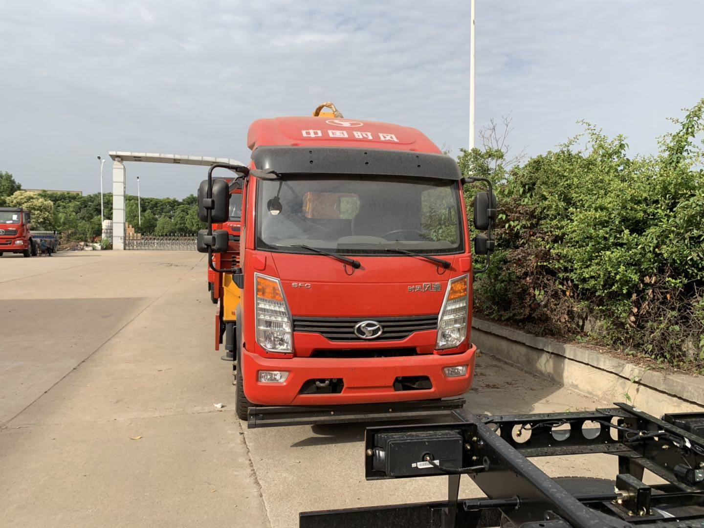 时风风驰1800单排随车吊