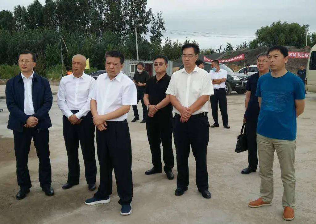 哈尔滨市人大常委会副主任马旦曰视察我区农村公路等道路工程建设工作