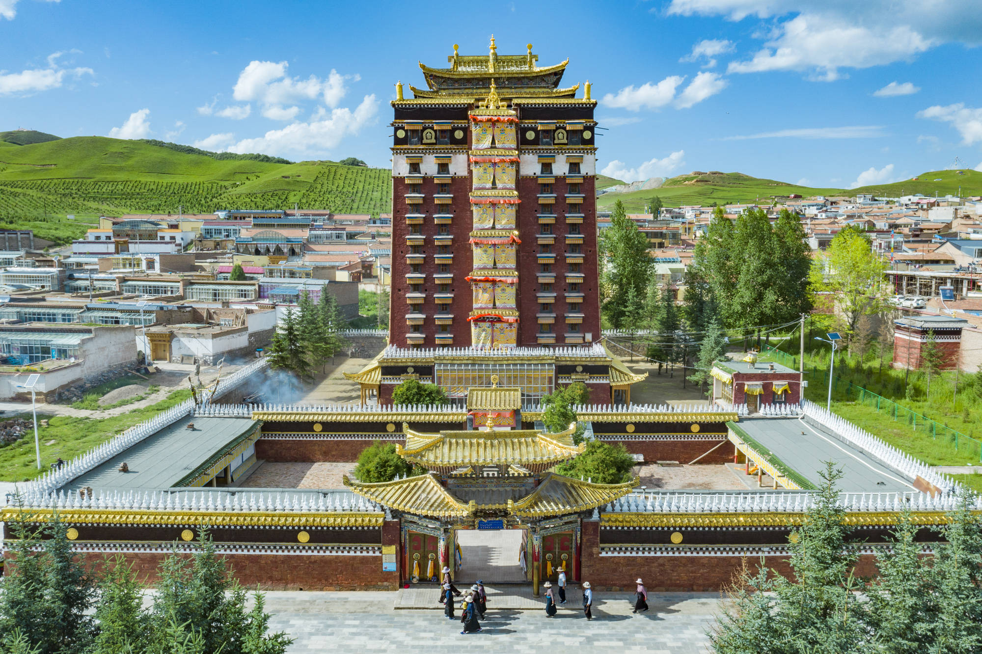 原创全藏区唯一的九层佛阁,金顶熠熠生辉,雄浑壮观,充满传奇色彩