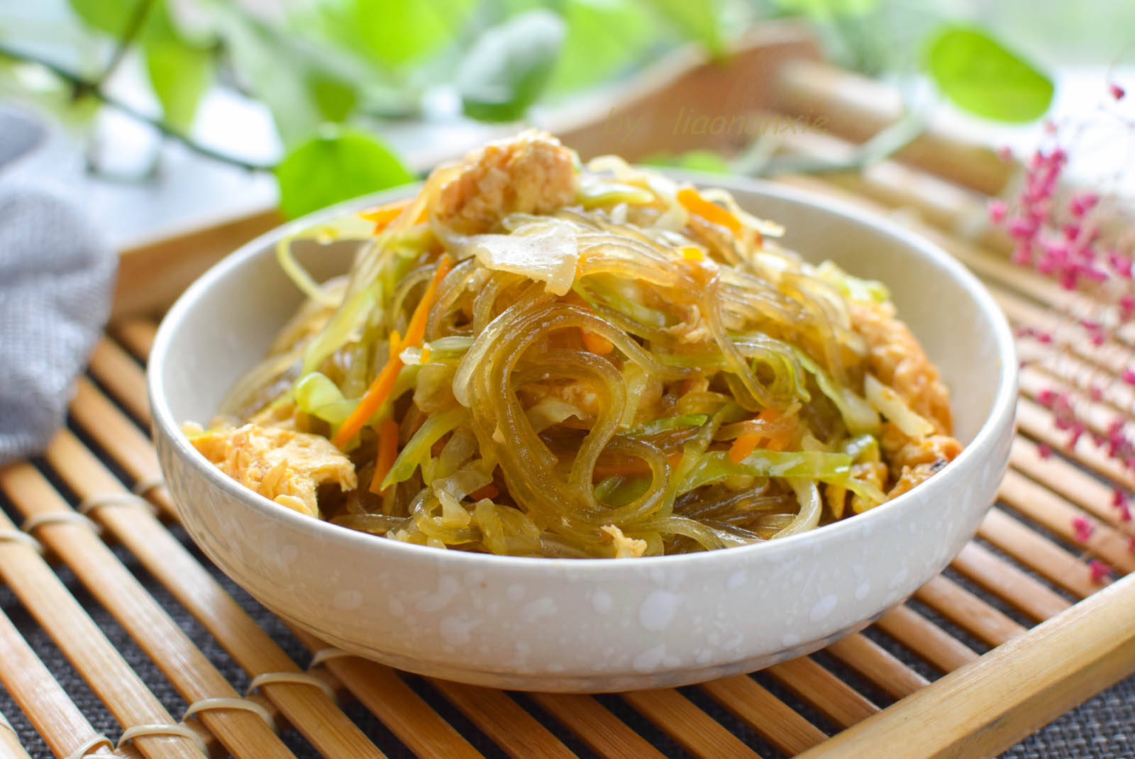 午饭不吃米不吃面,包菜加它炒一锅,是菜也是饭,家人都爱吃_粉条