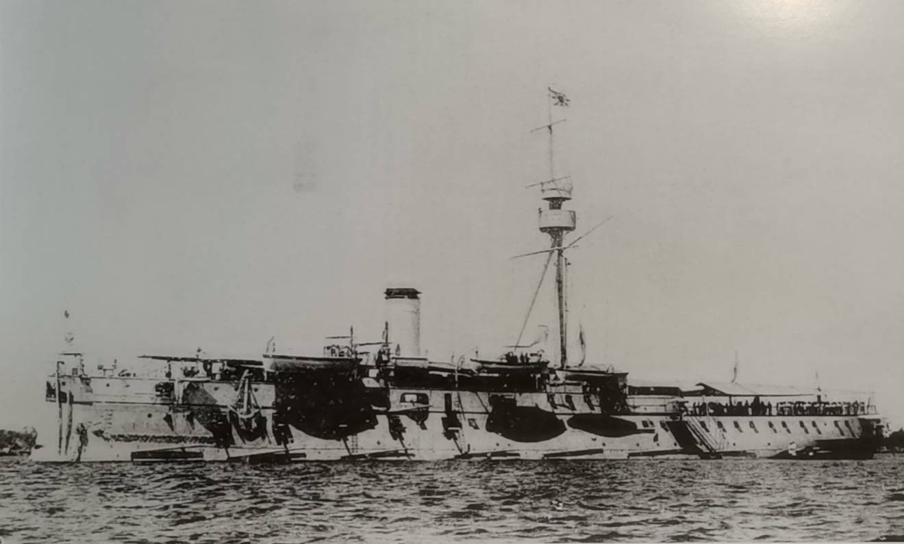 该级舰的首舰为松岛号,1892年在法国竣工,还有两艘姊妹舰严岛和桥立号