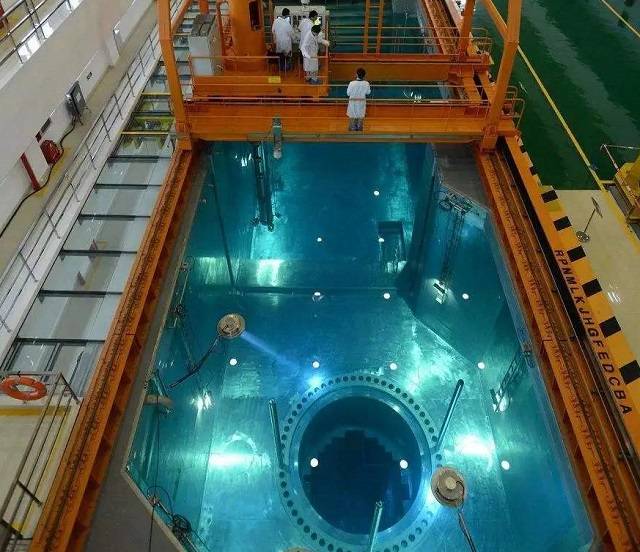 原创不慎掉入核废料水池会怎样不用担心后果没那么严重