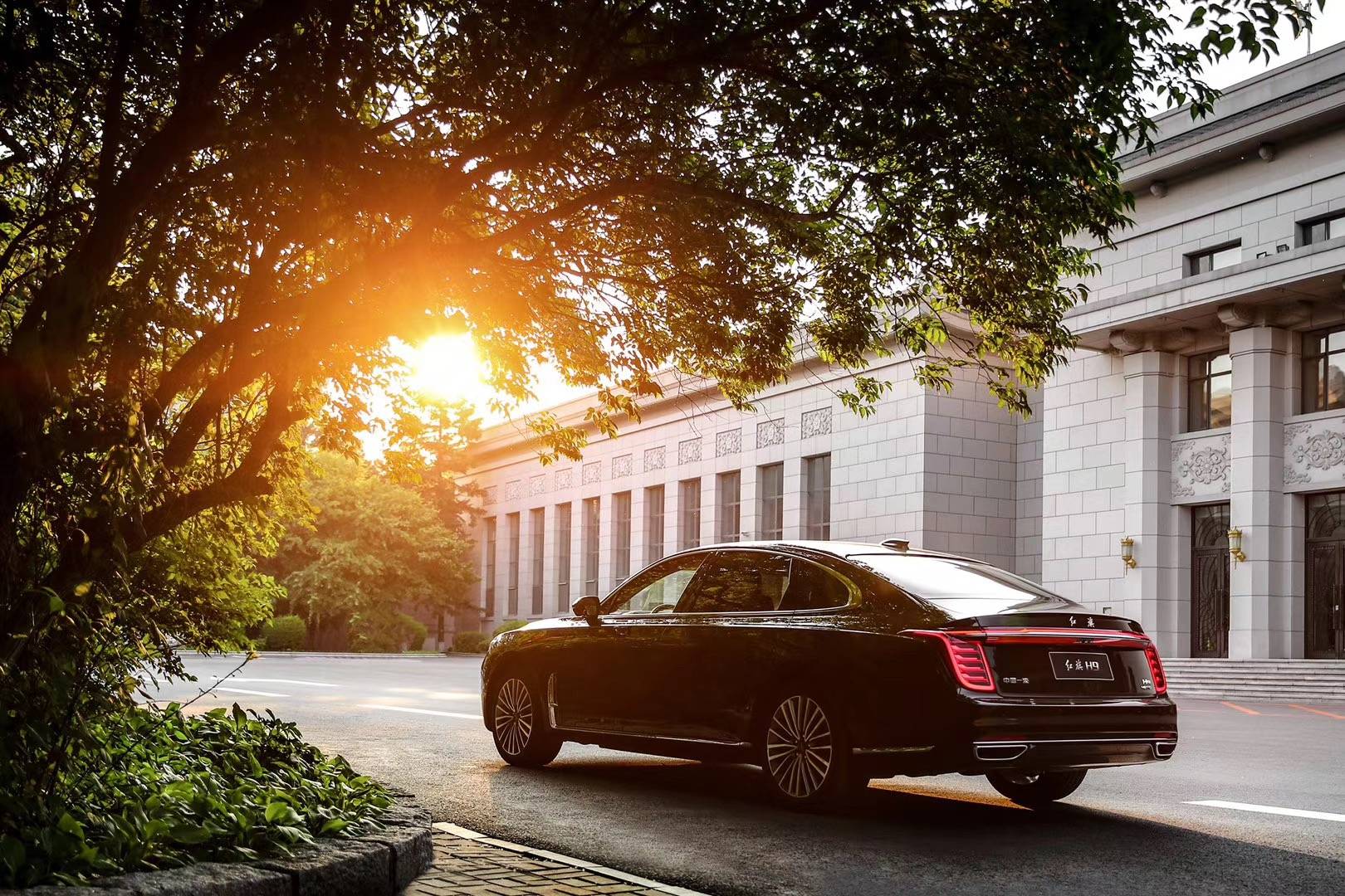 红旗h9正式上市 售价30.98万-53.98万元