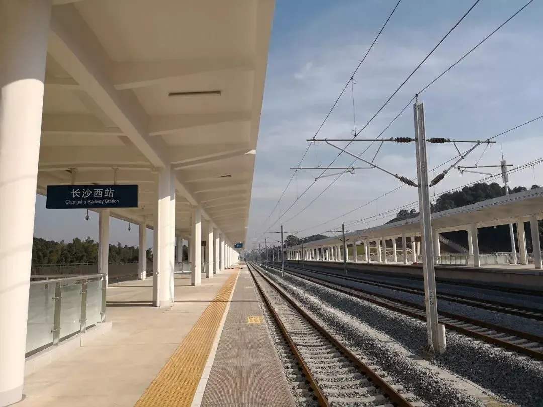 湖南建设一条高铁大动脉,是形成湖南省高铁环线的关键组成部分