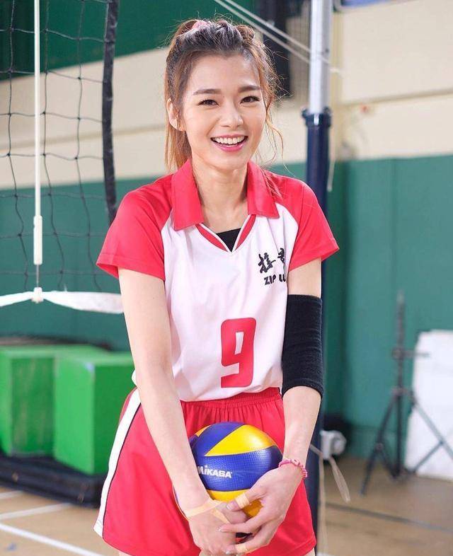 tvb长腿女神,离婚后做独立女性,带着儿子母兼父职_吕慧仪