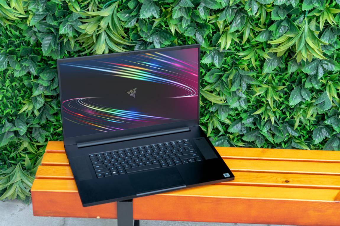 拒绝受限的大屏游戏本雷蛇灵刃17专业版评测