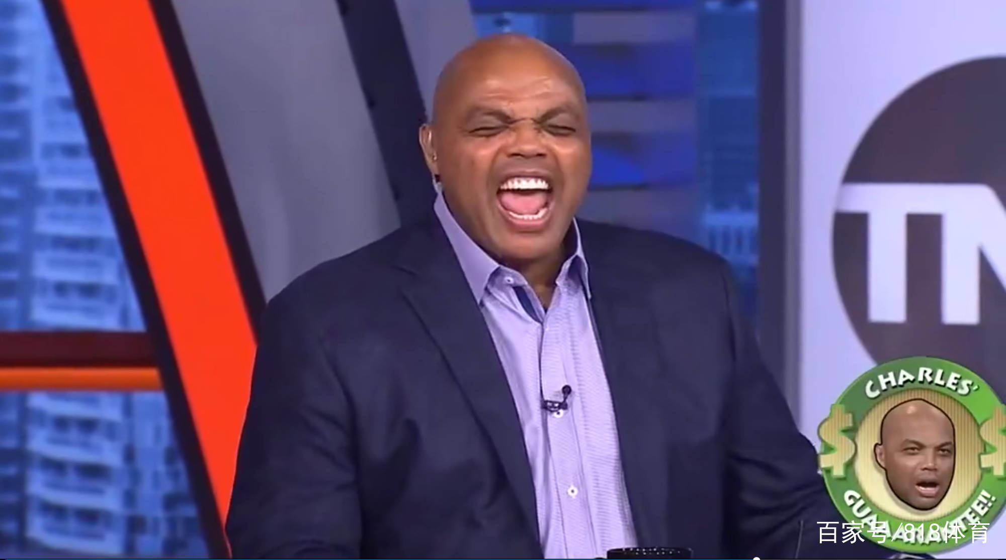 巴克利还故意做出夸张表情来说guarantee这个词,十分逗比.