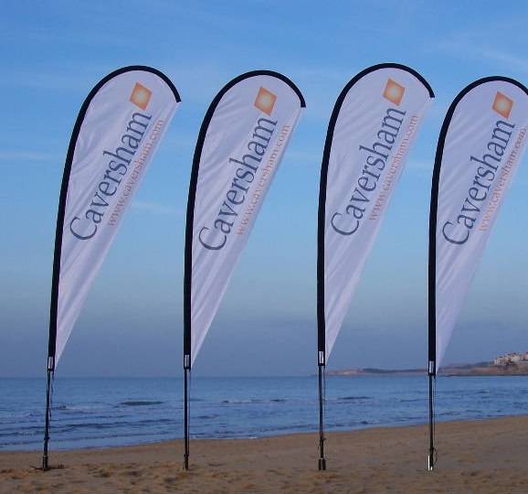 传统道旗注水旗杆落幕 旺展沙滩旗羽毛旗接棒