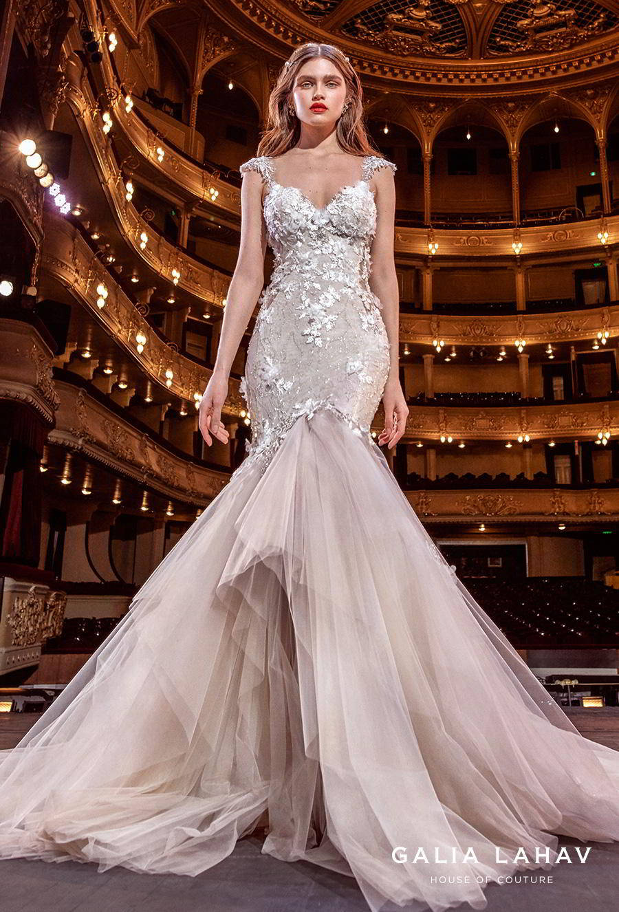 原创stealtheshowwithgalialahav2020makeascene春季婚纱系列