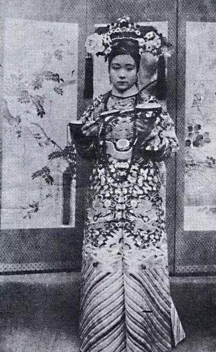 慈禧最宠的女官裕容龄与太监谈恋爱被状元拒婚晚年被打断腿