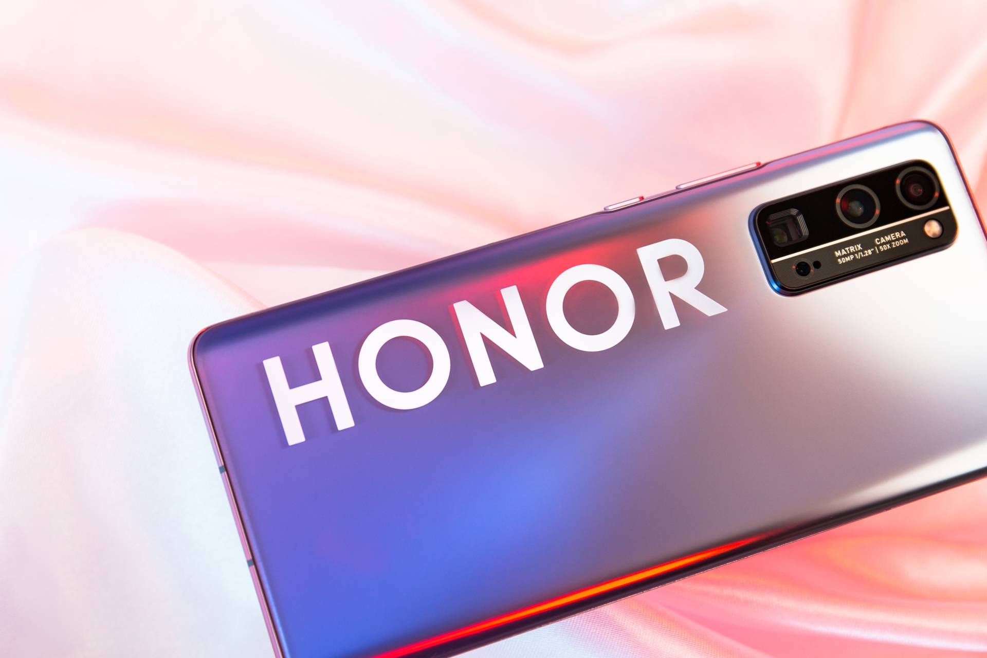 麒麟990处理器50倍变焦这款荣耀30pro值不值