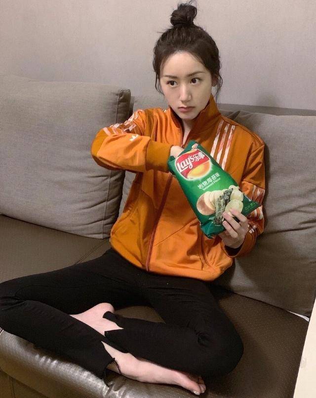 《琉璃》褚璇玑皮肤白似雪!袁冰妍保养秘诀公开,5招让你也拥有冷白皮