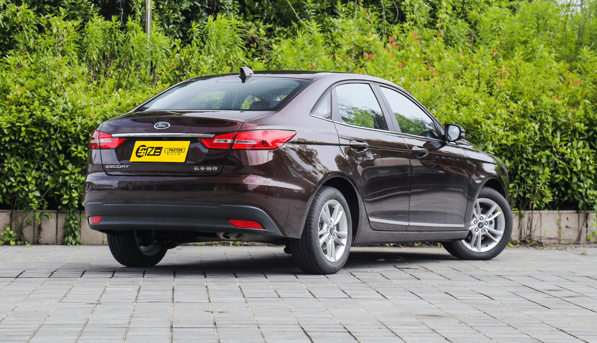 长安福特 福睿斯 2019款 改款 1.5l 手自一体 悦享型 国vi 指导价:10.