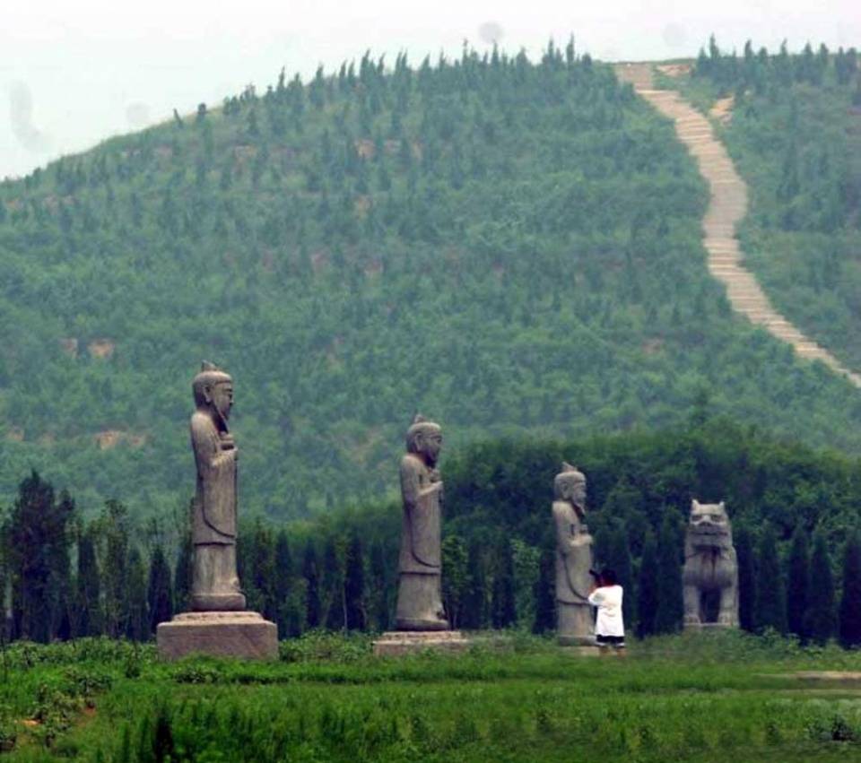 死因成谜的太子李弘,字宣慈,永徽三年(652年)生于唐长安城感业寺.