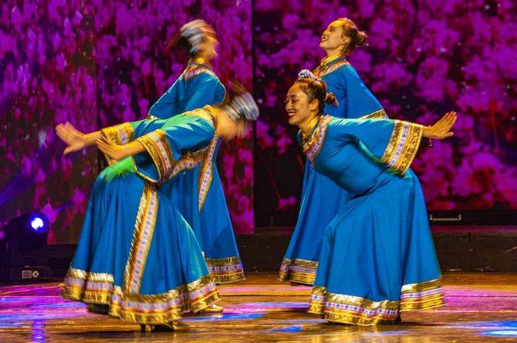 艺苑芳菲七十载歌舞惠民谱华章