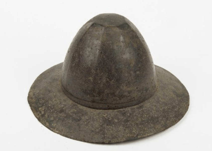 宋笠形盔,现藏于武汉中山舰博物馆本文系冷兵器研究所原创稿件.