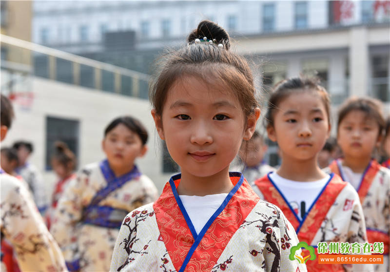 树恩外国语小学开学第一天