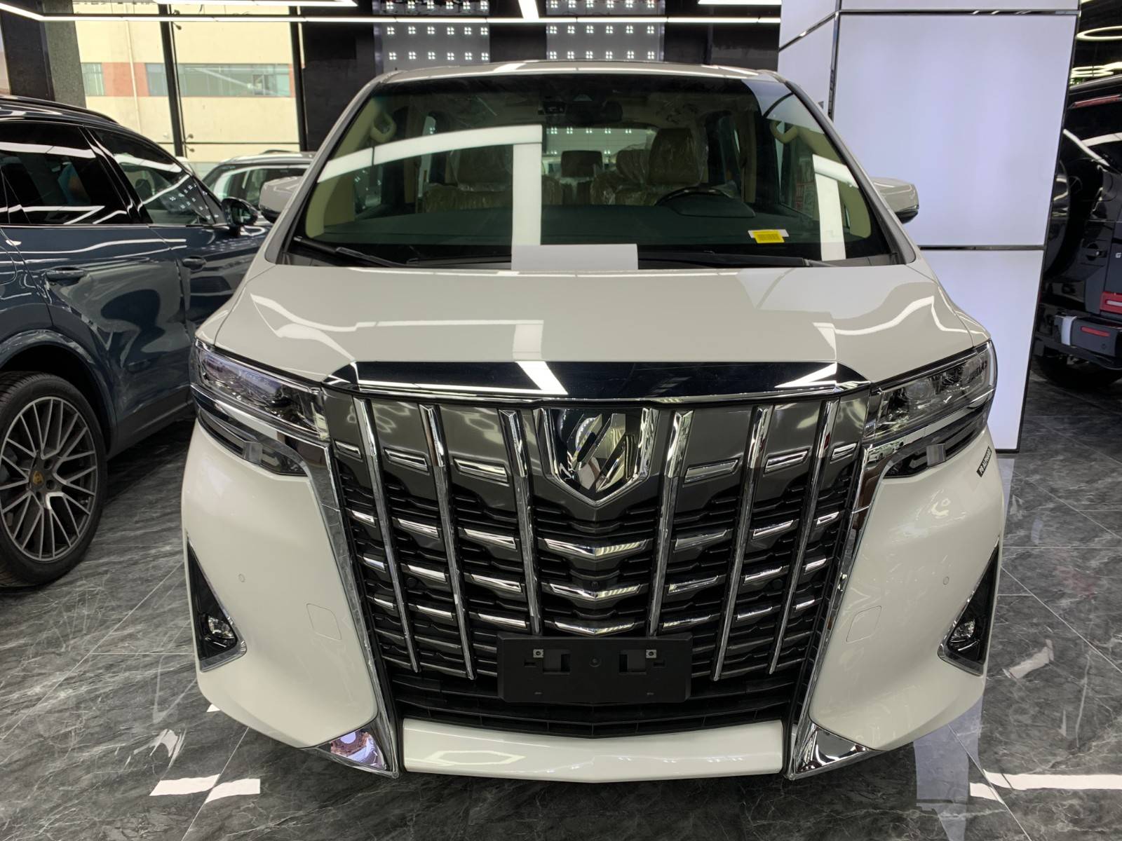 2020新款进口丰田埃尔法霸气十足逆袭低价