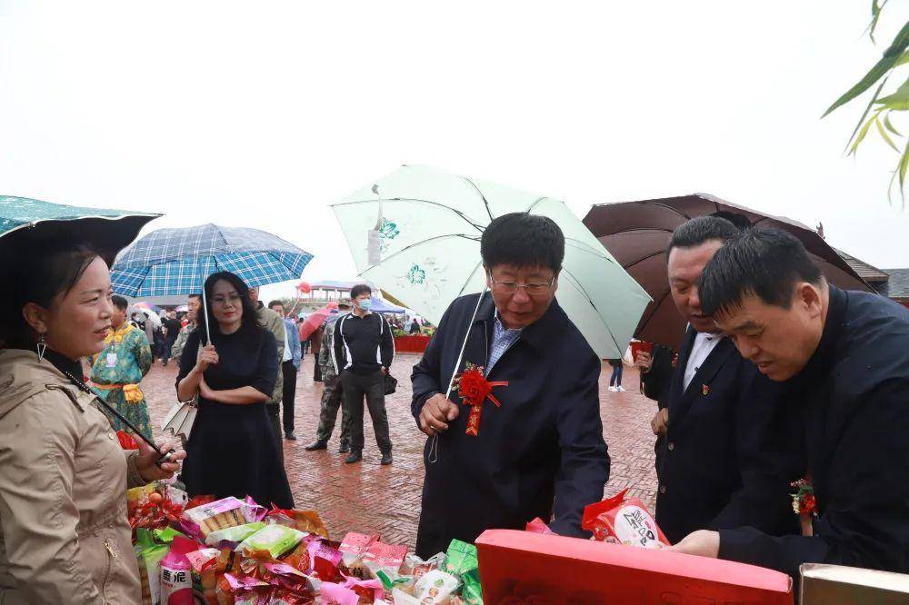 黑龙江省杜尔伯特县消费扶贫大集胡吉吐莫站文旅专场举行