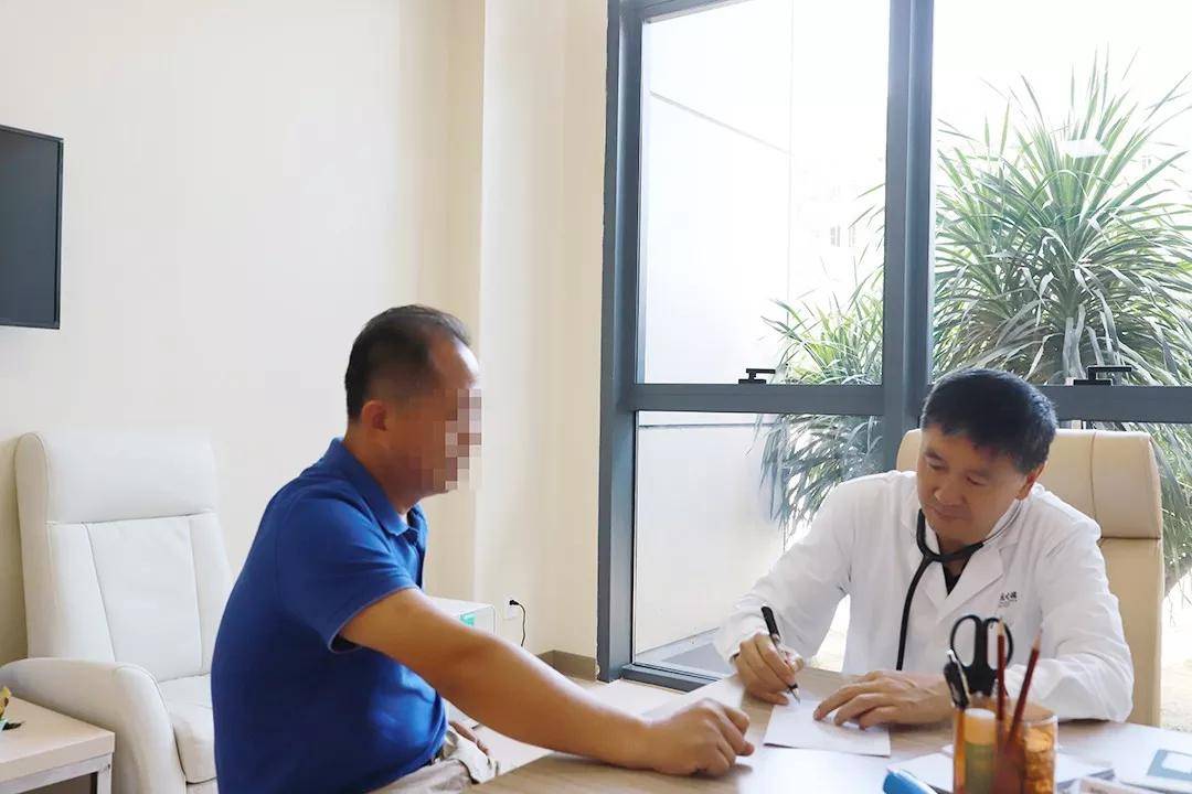 坐诊地点:华医心诚心血管专家博鳌诊疗工作站坐诊地址:海南省琼海市