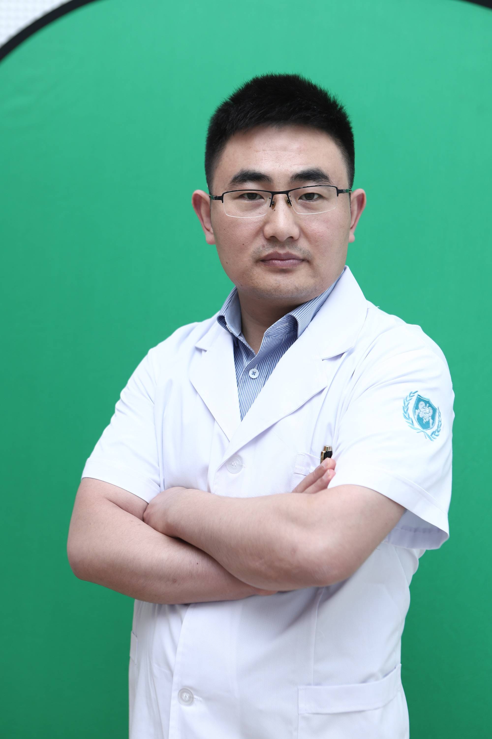 孙伟成都保髋股骨头医院专业保髋的医生