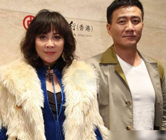 原创胡军刘嘉玲绯闻满天飞还有人说两人偷腥为何两家关系还那么好