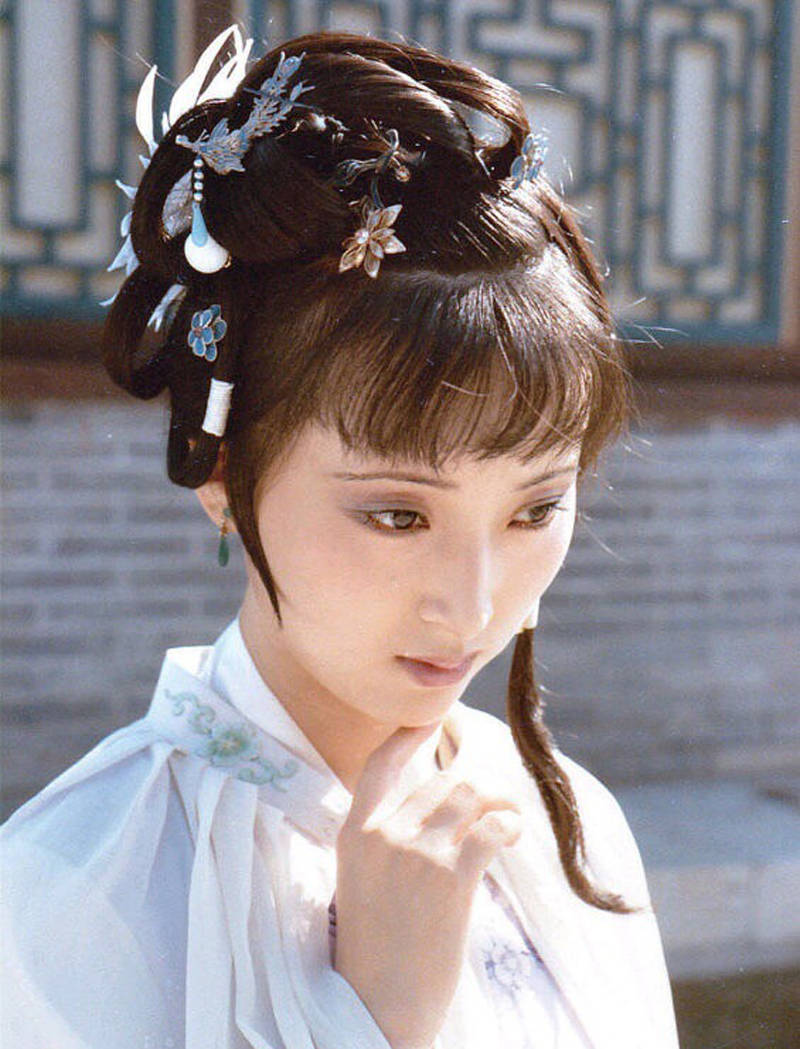 《红楼梦》8k视频曝光,陈晓旭脸上泪痕清晰,宝黛cp甜到炸裂