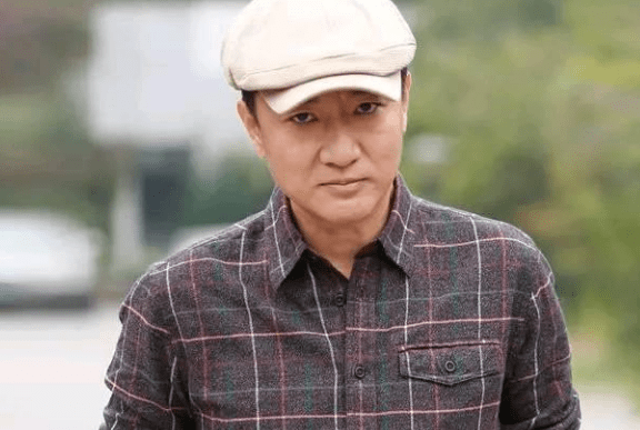 他曾拒绝范冰冰追求,出道27年零绯闻,娶护士为妻成人生赢家