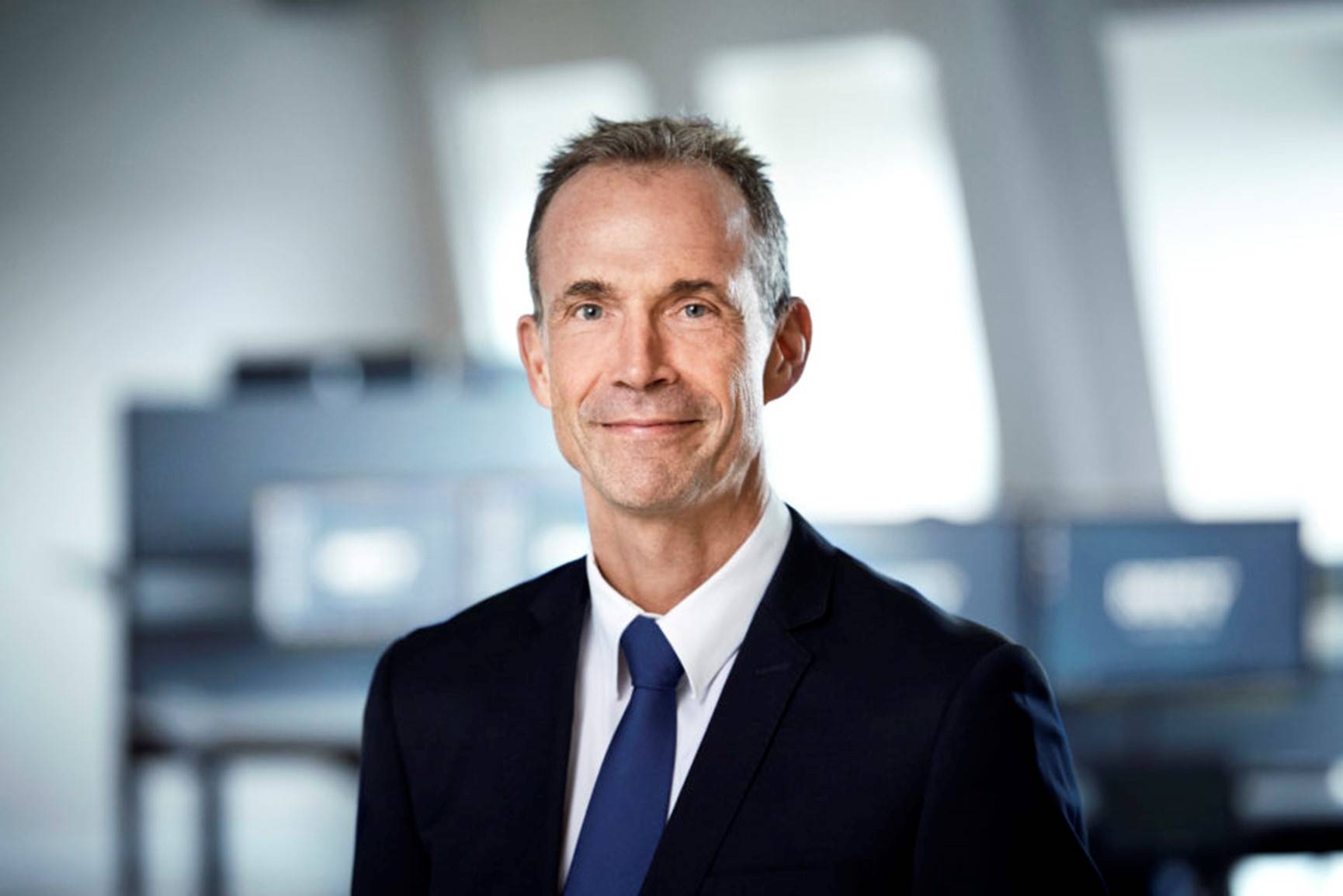 "关注中国,未来的世界将不再由美国主导"_jens