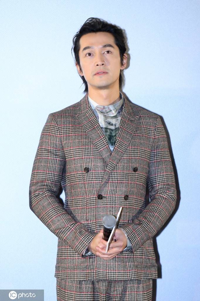 37岁胡歌近照曝光,剃掉胡子后,颜值帅回巅峰期