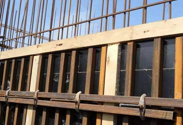 钢背楞剪力墙加固体系施工工艺_模板