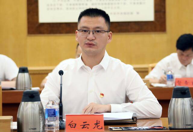 白云龙,男,集团公司(台)新闻中心《湖南新闻联播》