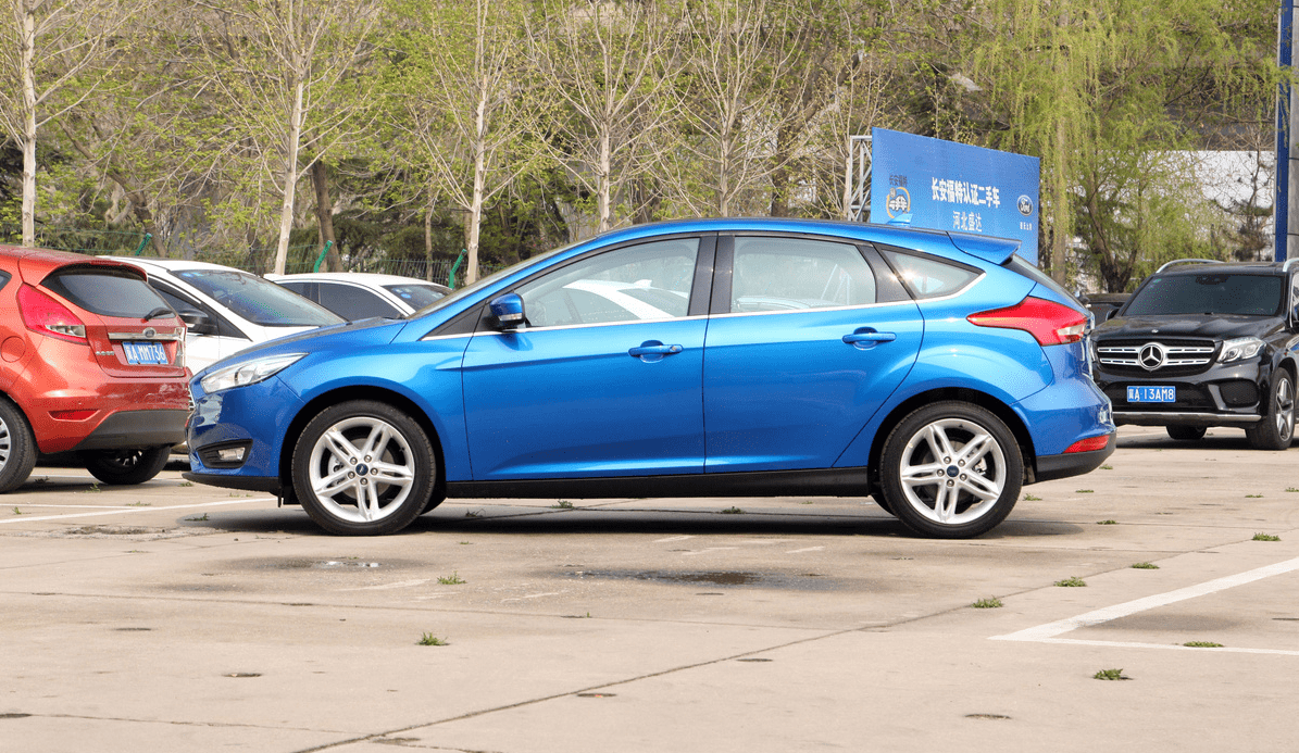 福特福克斯 20款 两厢经典1.5l自动风尚型 特价出