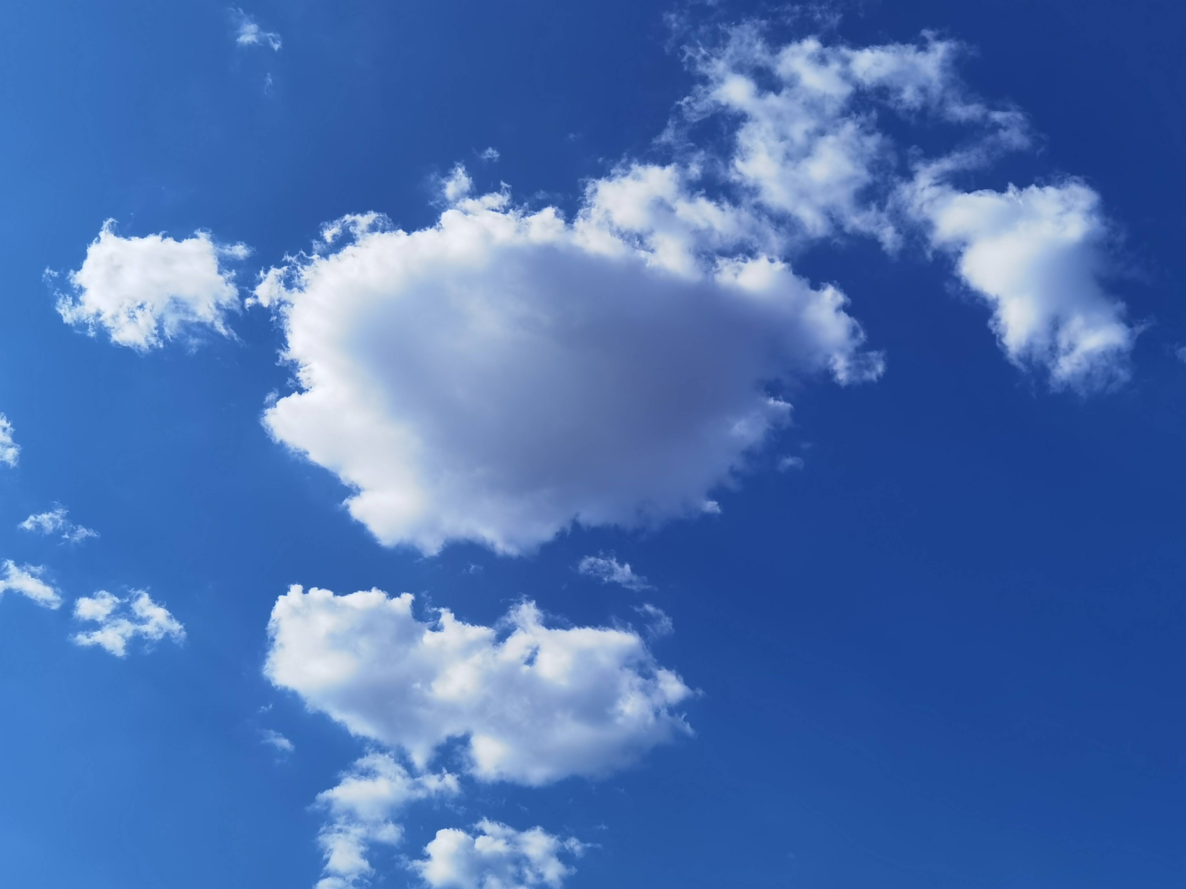 9月9日下午1500前门附近洁白无瑕的云