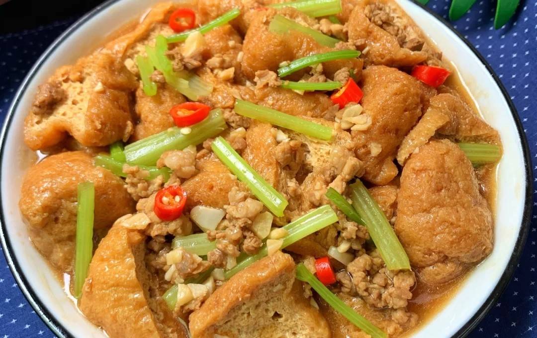 必学的家常菜 非常酸爽的海带丝 秒杀路边摊的老干妈炒年糕