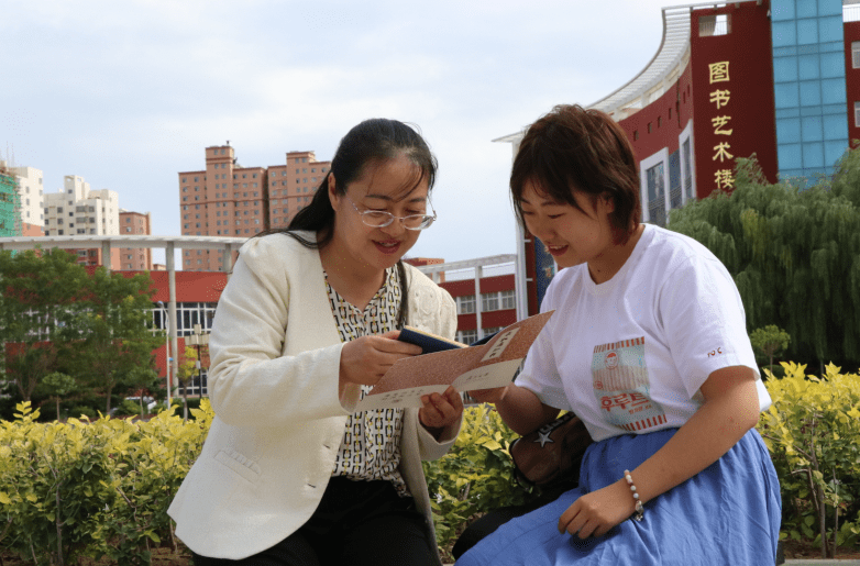 定边中学老师图片