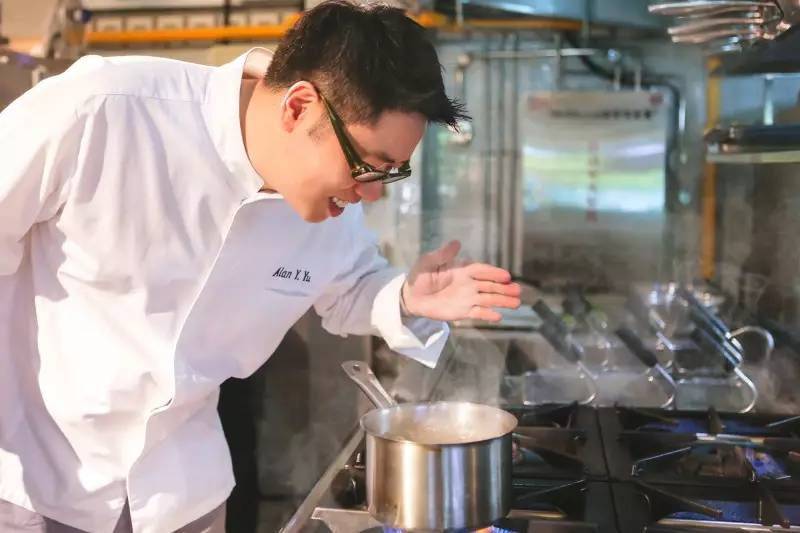 神一样的餐桌美食家live show来知味中国味道论坛了!_陈立