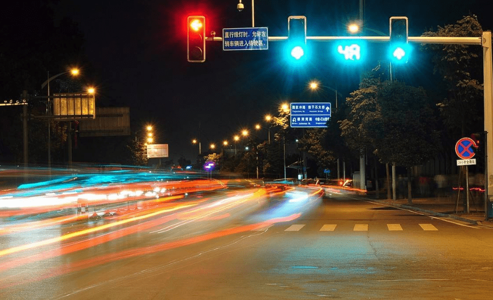 维港泊人(香港):交通灯(三首)