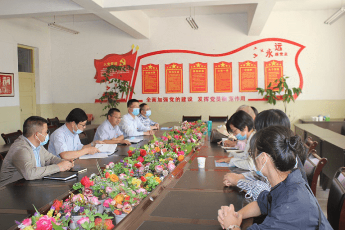 不忘初心 砥砺前行——拜城县第一中学召开"教师节"援疆教师座谈会
