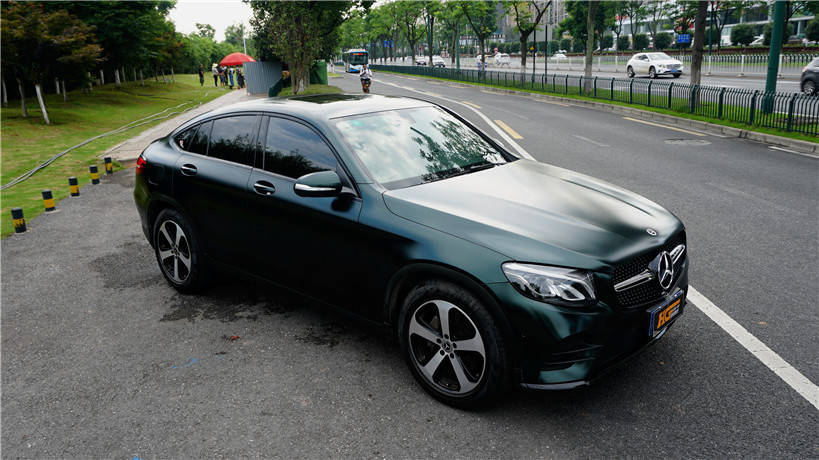 长沙奔驰改色 奔驰glc200贴膜超亚漆暗夜绿 汇格车研