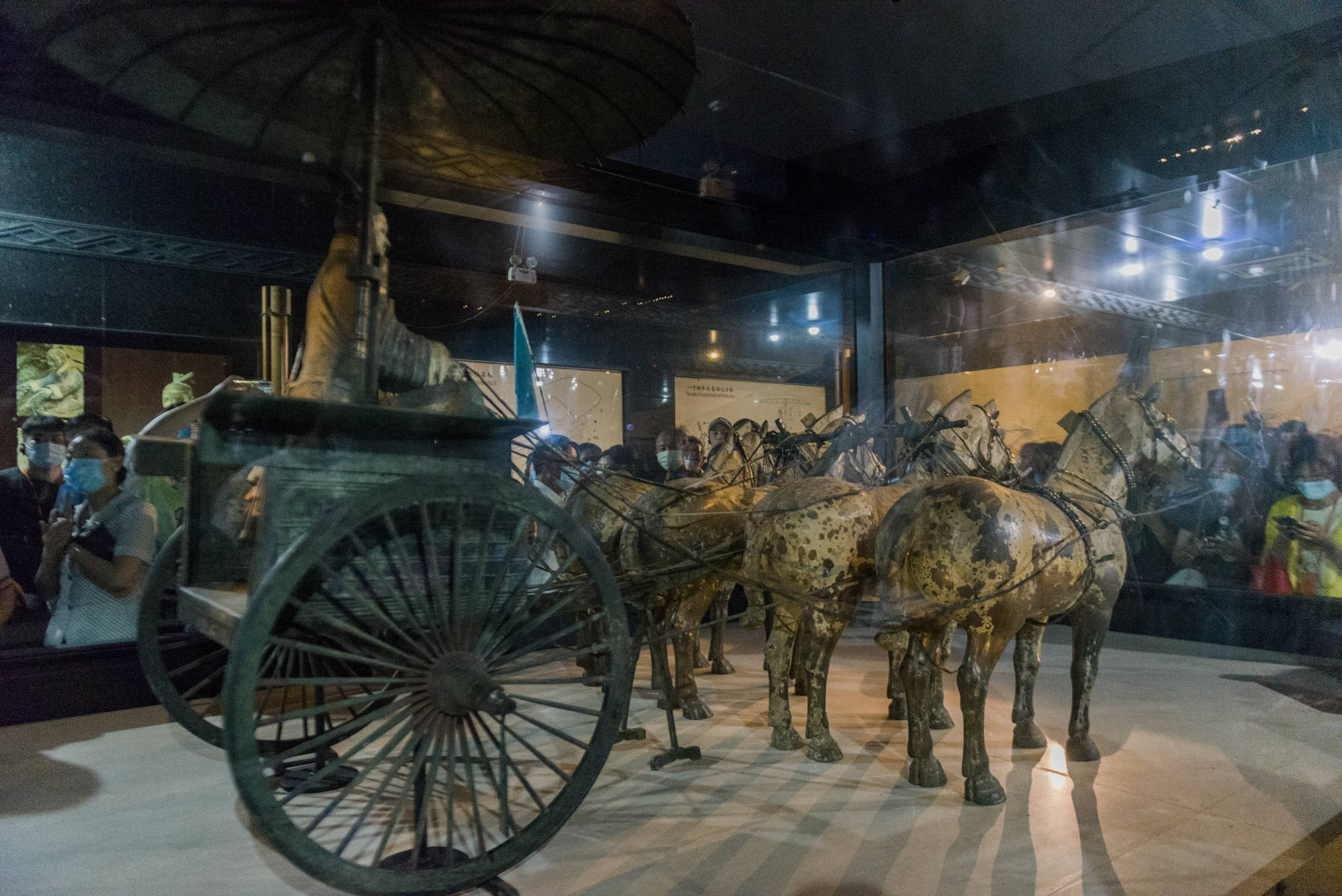 古人2000多年前发明的空调车,被誉为青铜之冠,现代人直呼太绝