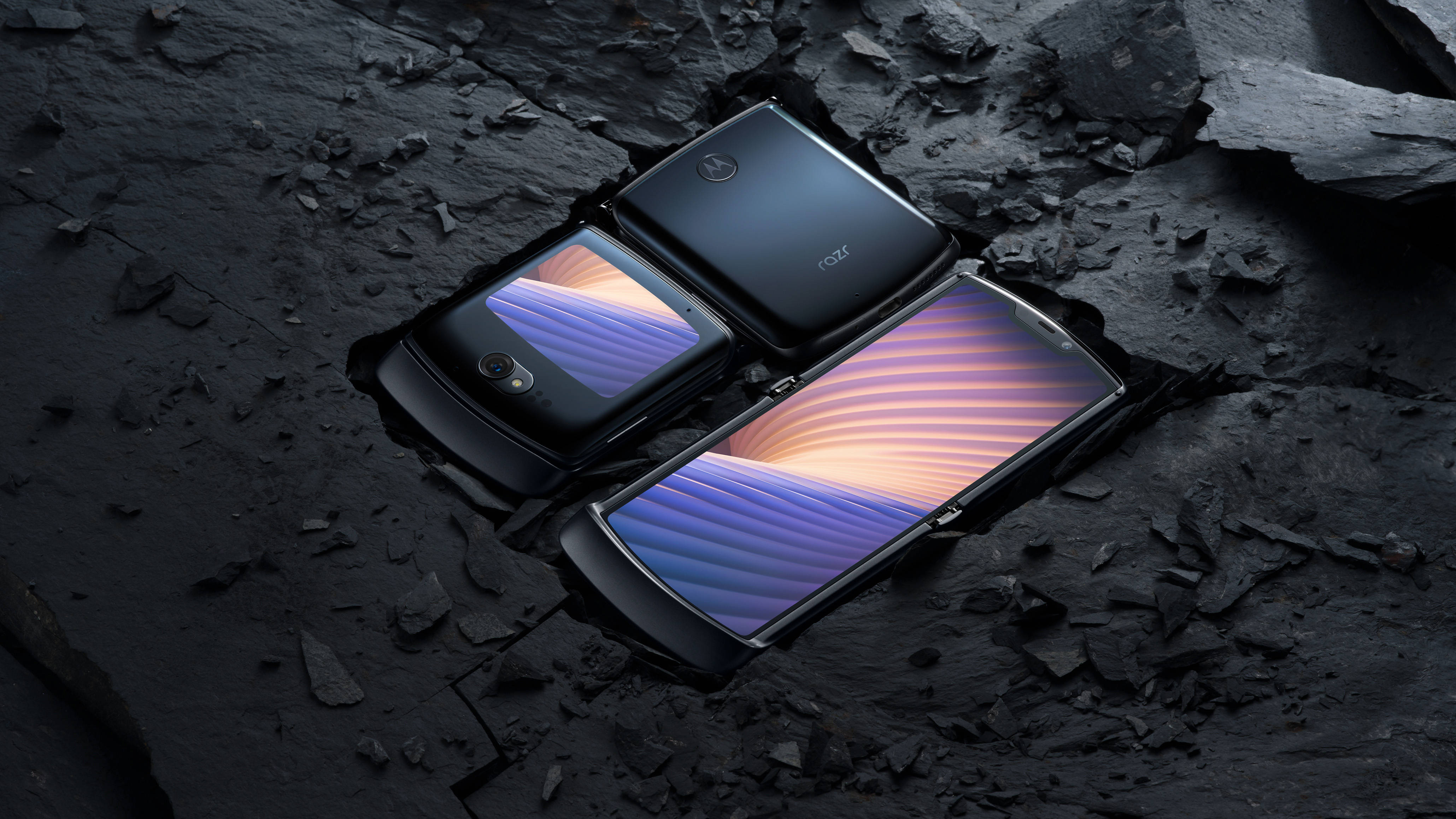 moto razr新刀锋系列折叠手机,5g时代王者归来