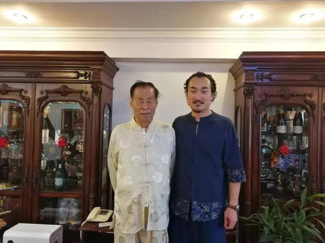 王洪刚弘扬中医药文化在路上