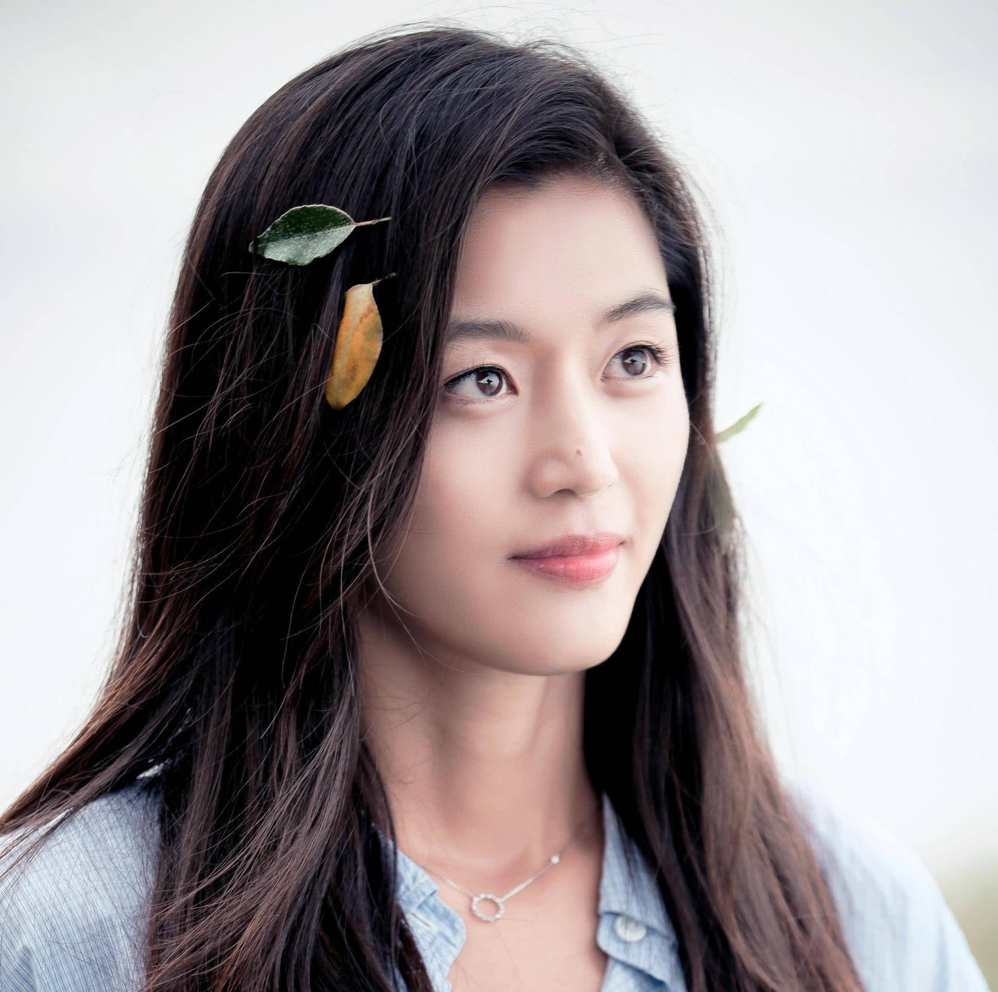 全智贤从工具人到资本完成阶层的飞升但王冠的重量也难以承受