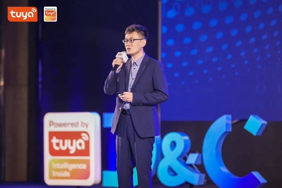 刘博则为开发者带来"2 1 1 x"安防全场景解决方案中的最后一项介绍