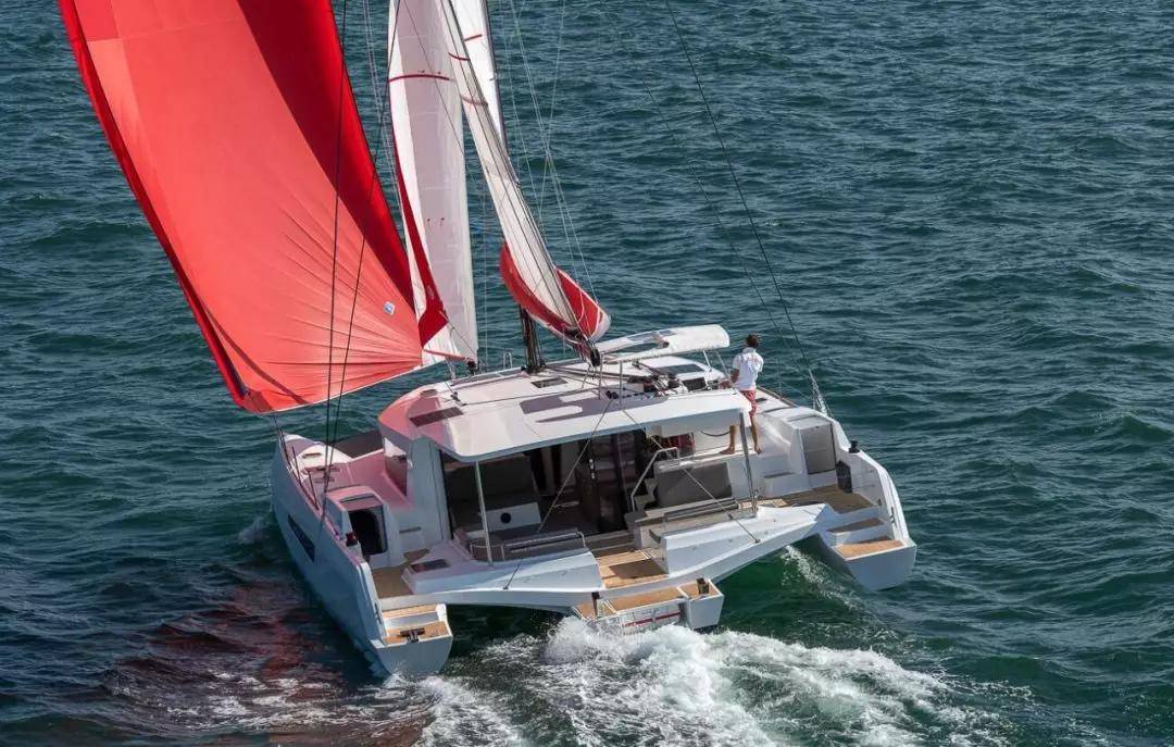 neel 47三体深海巡航帆船,震撼的客舱270°景观视觉